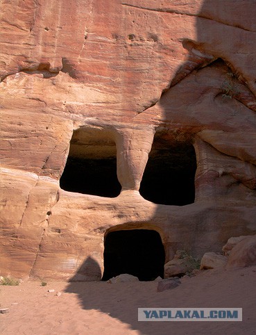 Иордания. Петра. Эль-Хазне. Новодел после приличного потопа