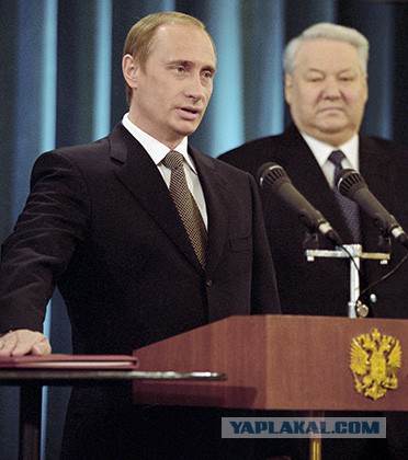 Чубайс, Гайдар, Немцов, пустые полки и лихие 90-е