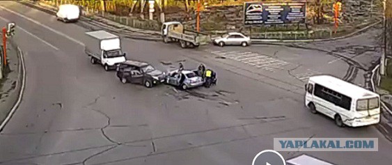 Авария ГИБДД и ЛендКрузера