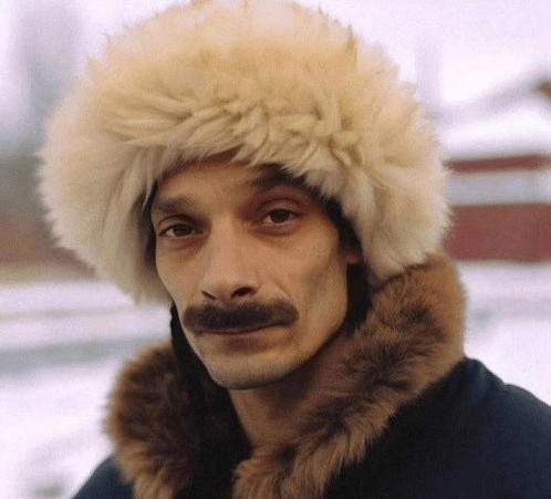 Полюбуйтесь на главного сценариста Assassin's Creed