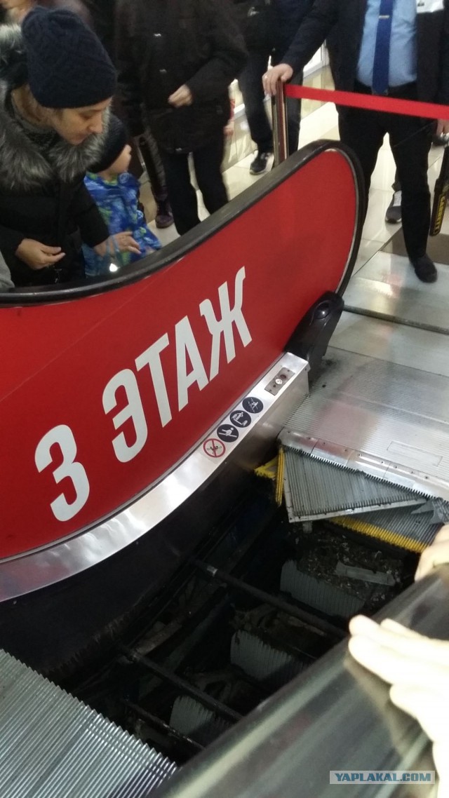 Футбольные болельщики попали в настоящую мясорубку перед матчем «Рома» — ЦСКА на одной из станций римского метро.