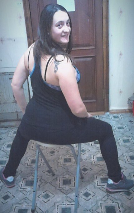 Давай я тебя ещё вот в этой позе сфоткаю