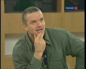 Блогера Синяка наказали на 200 тысяч рублей за пост о пуховике Prada Газманова