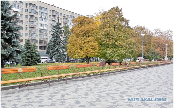 Арт-скамейки: самая необычная городская мебель