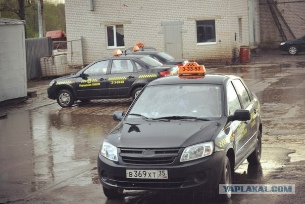 Ретро-«Волга» работает в такси