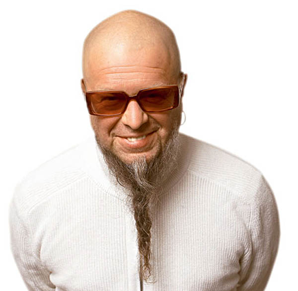 БГ поет в метро