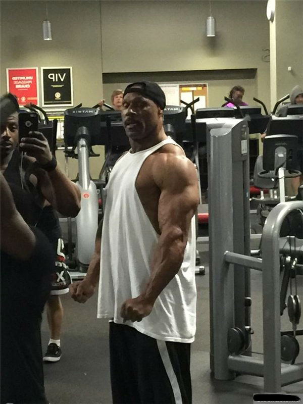 К старости все обвиснет, говорили они...