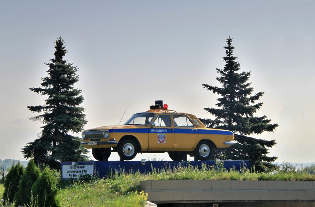 Памятники автомобили ГАИ