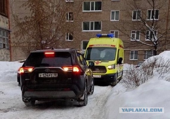 Инспекторы ГИБДД нашли 53-летнего водителя «Тойоты», который заблокировал проезд скорой помощи