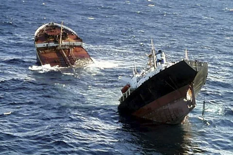 Крупнейший разлив мазута в море. И это не Черное