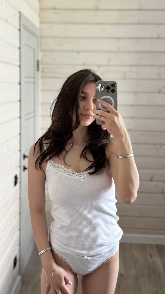 И снова девушки из WB