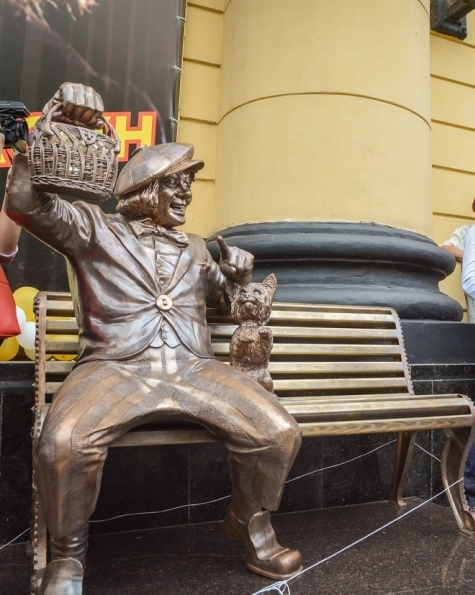 Памяти Мастера. На могиле Олега Попова поставили памятник - ЯПлакалъ