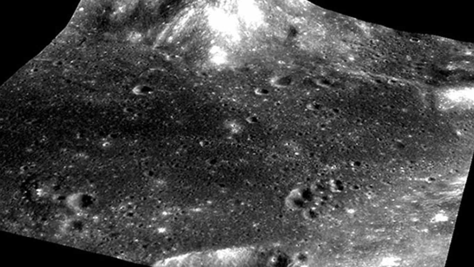 Следы луны 15 глава вк. Снимки индийского Чандраян 1 аппаратов Аполлон на Луне. Снимки Аполлонов Чандраян. Снимки LRO Аполлонов. Следы Аполлона 11 на Луне.