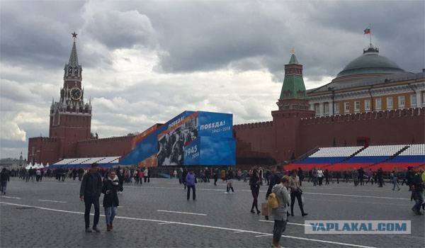 Против киевлянина возбуждено дело за шапку с серпом и молотом