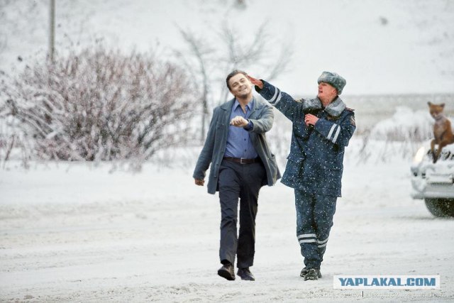 Фотожаба: полицейский в снегу