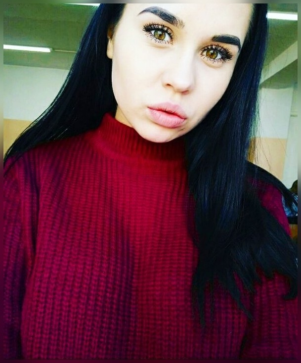 Девушки одетые, нормально зачехленные, но очень сочные