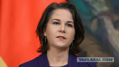 Неисправный самолёт с главой МИД ФРГ сбросил 80 тонн керосина в море и вынужден был вернуться назад
