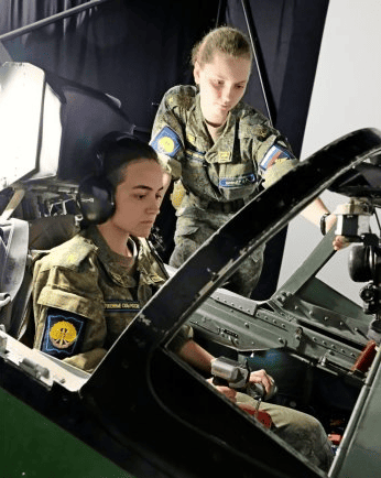 Куда делись девушки — военные пилоты, выпускницы КВВАУЛ