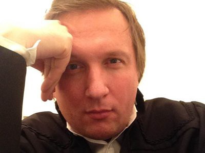 Правильно говорит: а судьи - где?