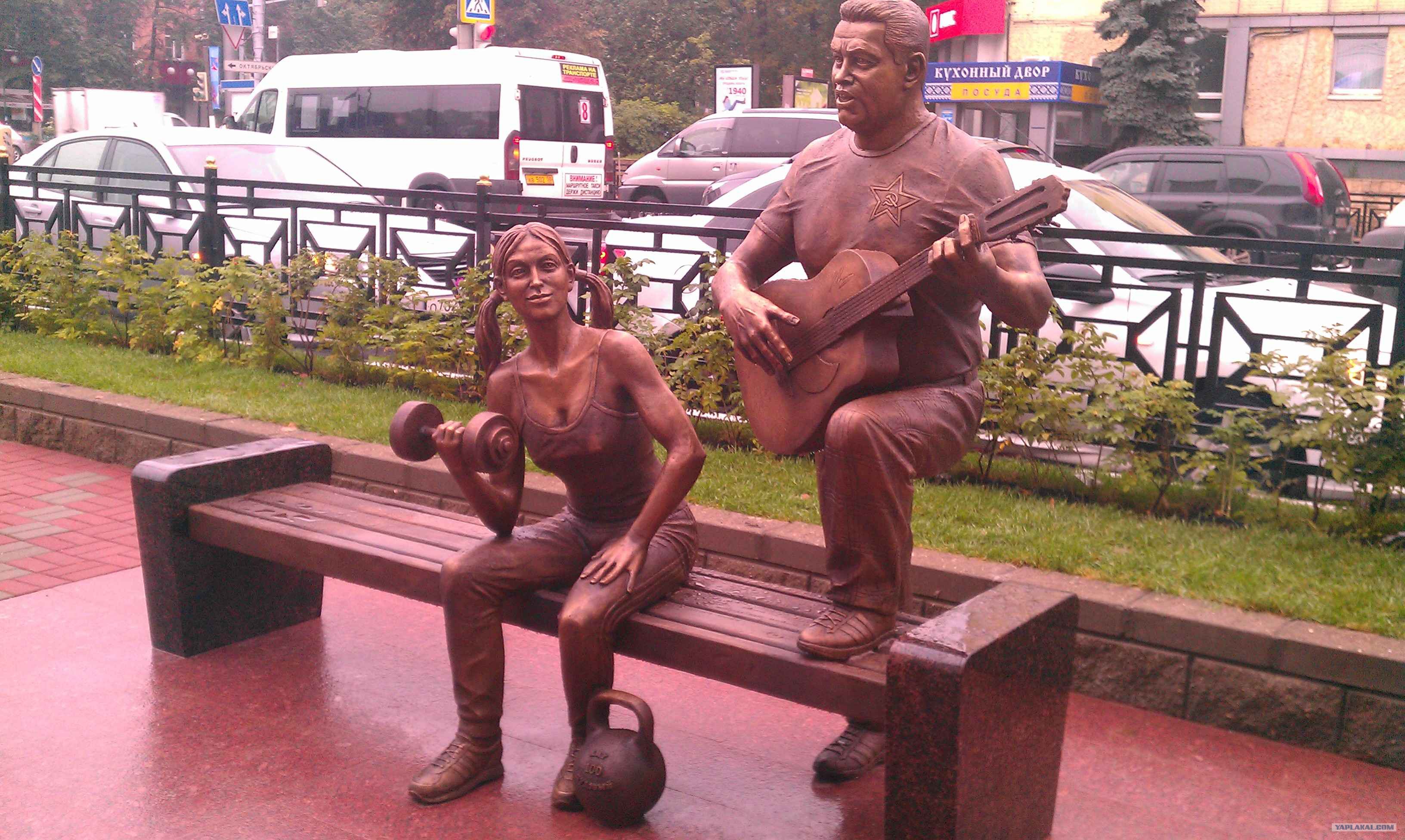 памятник расторгуеву в люберцах. памятник дуся агрегат в люберцах. дуся агрегат и расторгуев памятник. памятник любэ в люберцах фото. дуся агрегат памятник в люберцах.