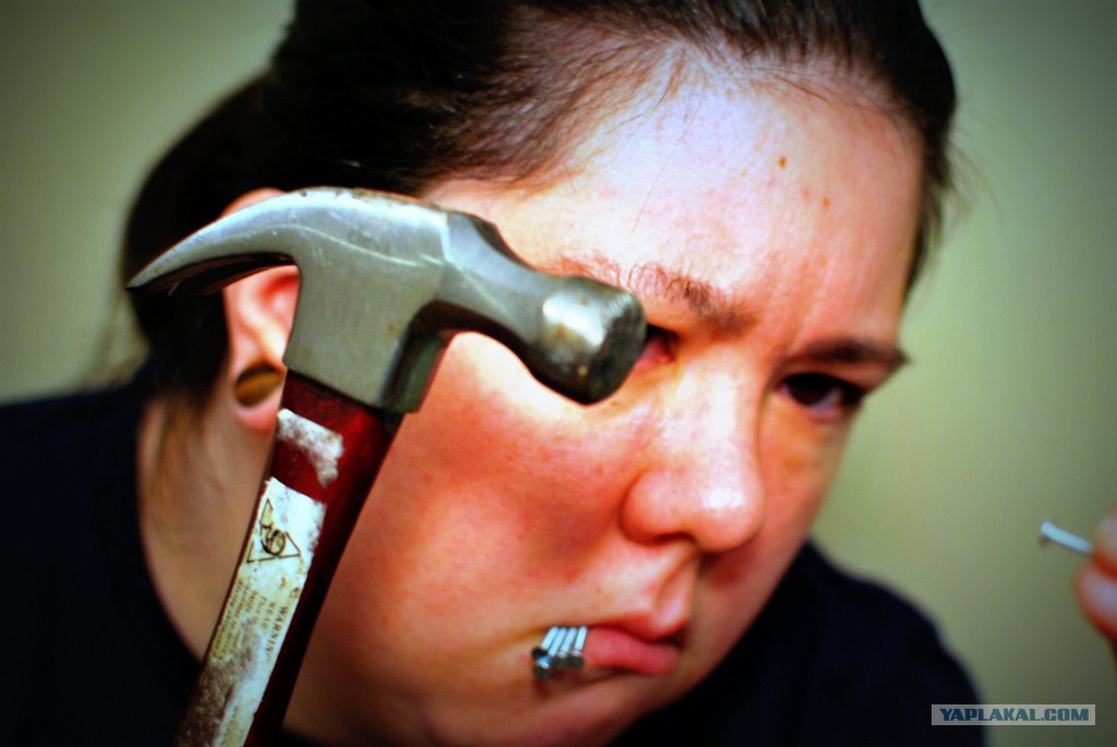 маньяк с молотком