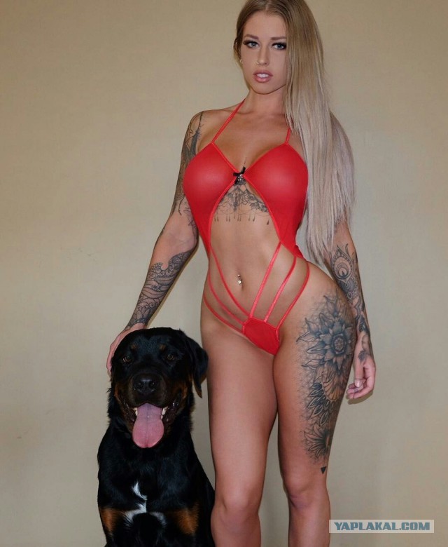 Девушки с татуировками. Одетые и не совсем.