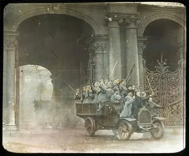 «Разграблен винный склад. Караул перепился». Второй штурм Зимнего Дворца, 1917 год