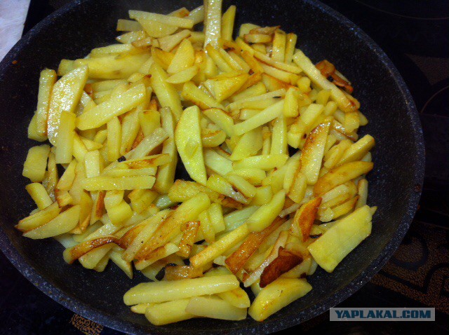 Картошка с кальмаром жареные