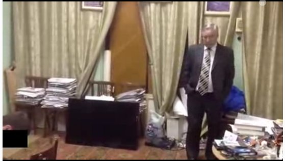 В кабинете депутата обнаружили фаллоимитаторы