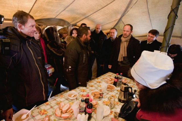 Президент, вы в туалет? Я за вами.