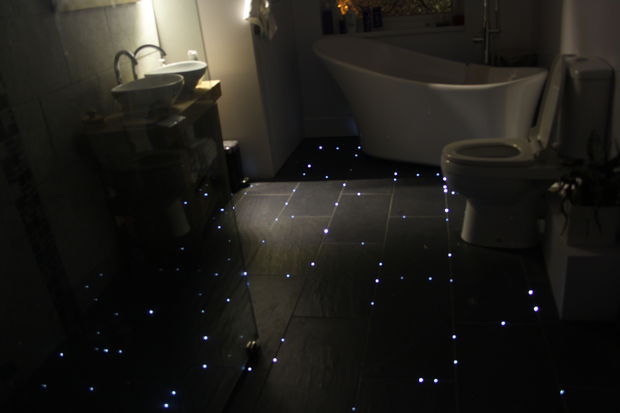 Обалденный звездный пол в ванной