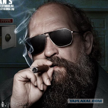 39-летняя Дженифер Николь Ли на пляже