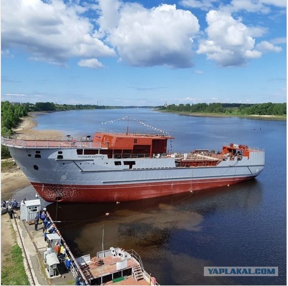 Рыбинский судостроительный завод спустил на воду самое крупное в истории предприятия судно