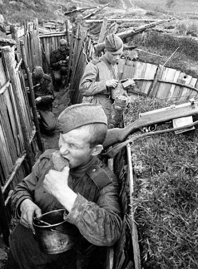 Фотографии второй мировой, многие цветные (фото)