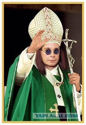 Папа римский Бенедикт XVI отрекся от престола