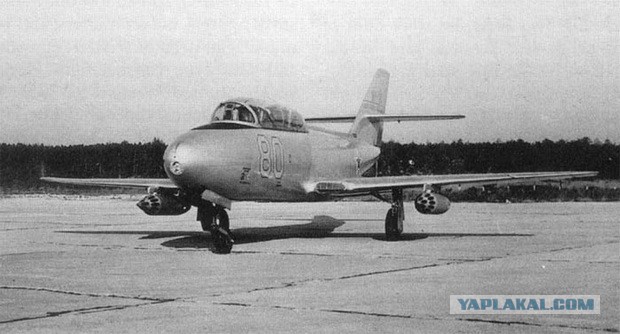 Редкий зверь. Як-32. Пост одного самолёта.