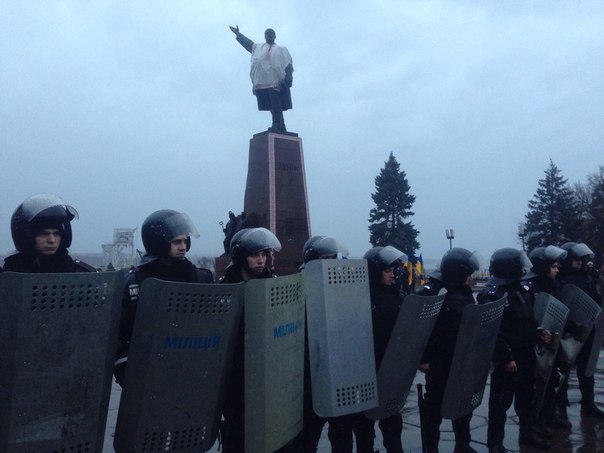 Памятники Ленину
