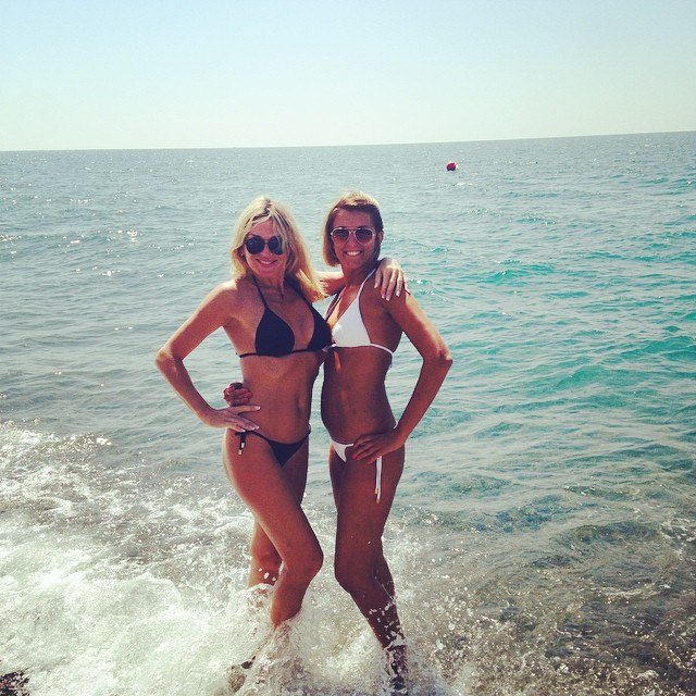 Девушки в купальниках