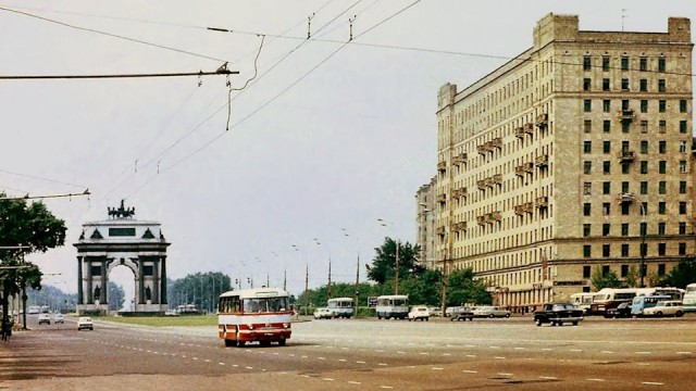 Вперёд, в прошлое: архивные кадры, которые откроют вам окно в историю