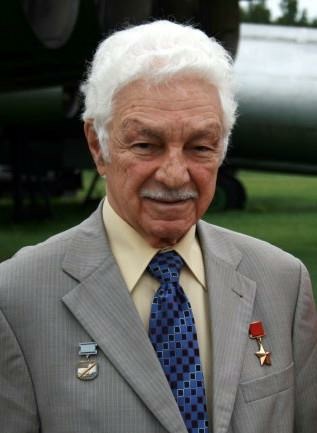 Умер заслуженный летчик-испытатель, Герой Советского Союза генерал-лейтенант авиации Степан Микоян