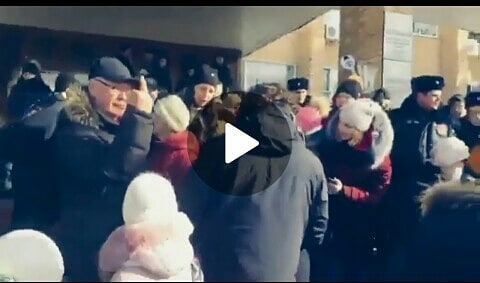 Разъярённый народ перекрыл свалку в Ядрово