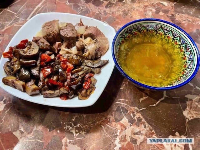 Кто чем на кухне орудует?