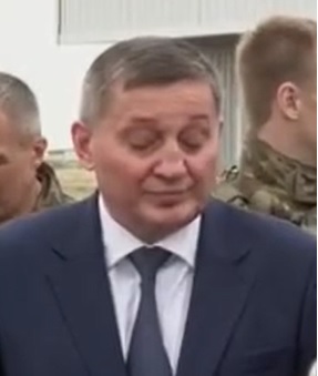Дмитрий Медведев впервые появился в военной форме на полигоне в Волгоградской области