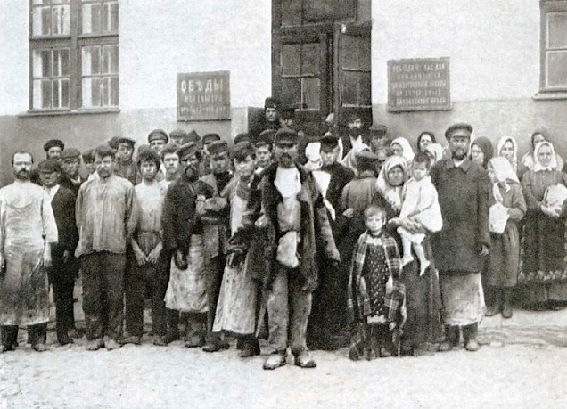 Москвичи