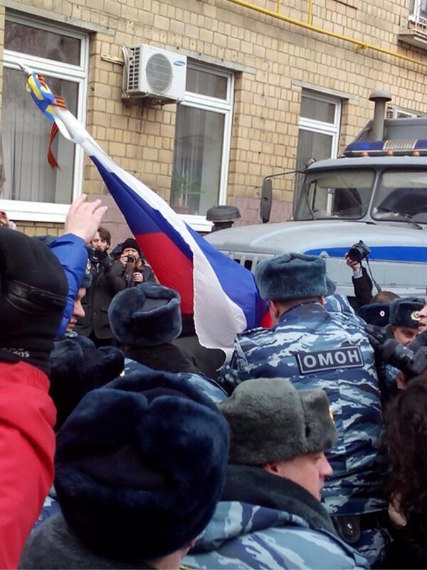 В Крыму захвачены Совмин и Верховная рада, официальных заявлений еще не было