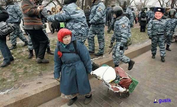 Фотожаба: Бесстрашная бабушка