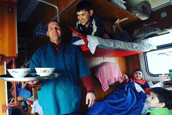 Та-да та-дам, та-да та-дам.