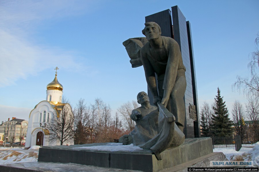 Памятник революции иваново