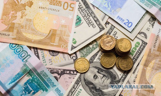 Доллар упал ниже 50 рублей впервые с 6 мая