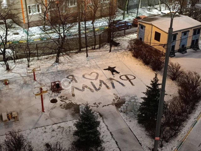 «С ровесниками скучно!»: молодежь все чаще интересуется милфами